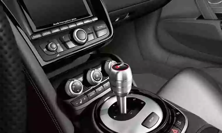 Audi R8 Spyder For Drive Dubai