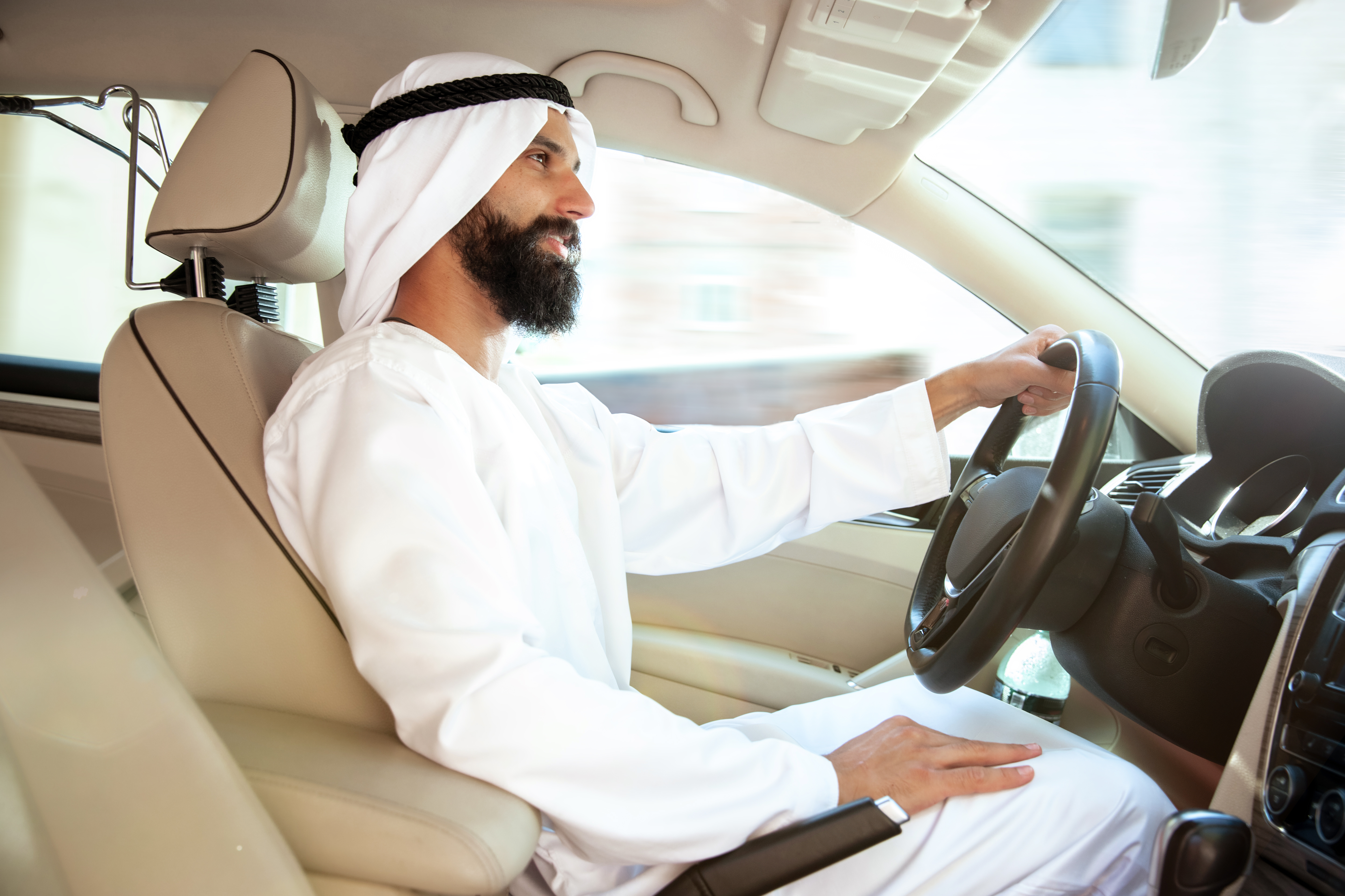 range rover svr car rental in Dubai
